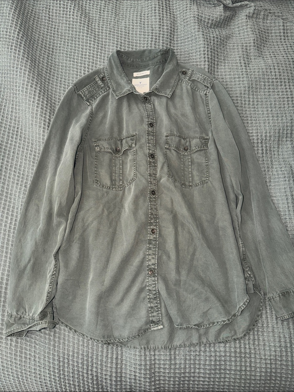 American Eagle Button Up
